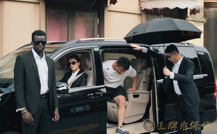 年轻人成雇佣私人保镖主力军：安全焦虑与消费升级的双重驱动